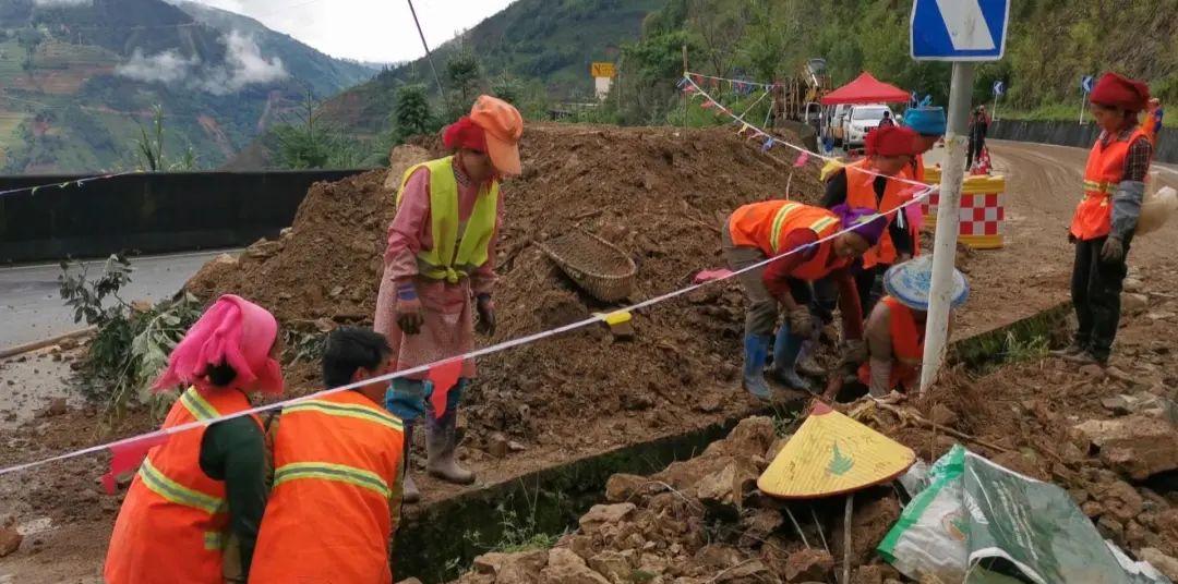火車站那邊_火車站屏幕上的站臺是什么意思_屏邊火車站