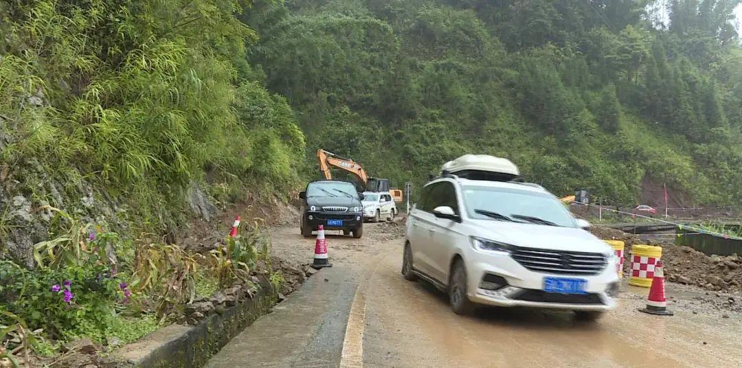 屏邊火車站_火車站那邊_火車站屏幕上的站臺是什么意思