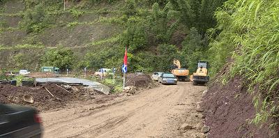 火車站屏幕上的站臺是什么意思_火車站那邊_屏邊火車站