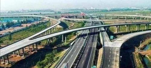 屏邊火車站_火車站邊上_火車站那邊