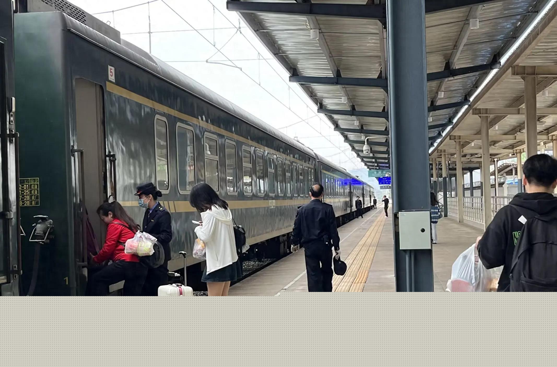 重慶到石柱動車要多久時間_重慶到石柱有火車嗎_石柱到重慶火車