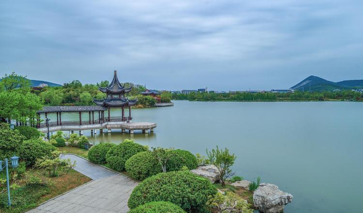 賈汪督公湖風(fēng)景區(qū):四季美景、娛樂項(xiàng)目與文化底蘊(yùn)兼具