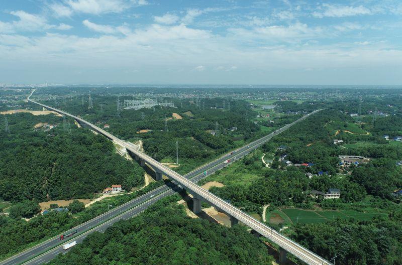 長沙南站火車站是高鐵站嗎_長沙高鐵南站是火車站嗎_長沙高鐵站是火車南站嗎