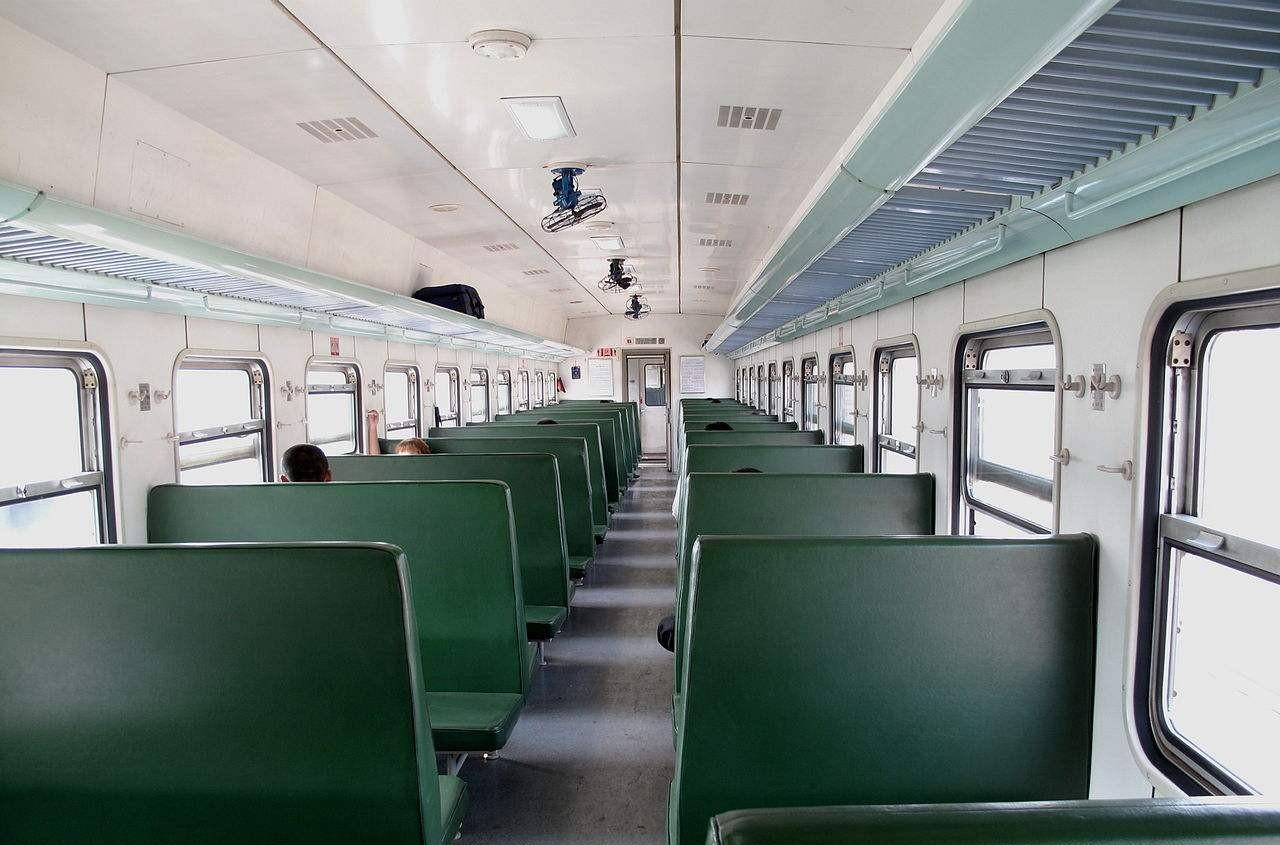 火車硬臥衛(wèi)生間在哪個位置_火車硬臥廁所_火車硬臥衛(wèi)生間在哪里