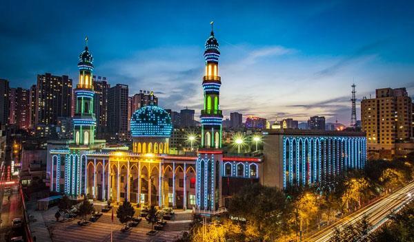 西寧市內(nèi)有什么好玩的地方或者景點(diǎn)