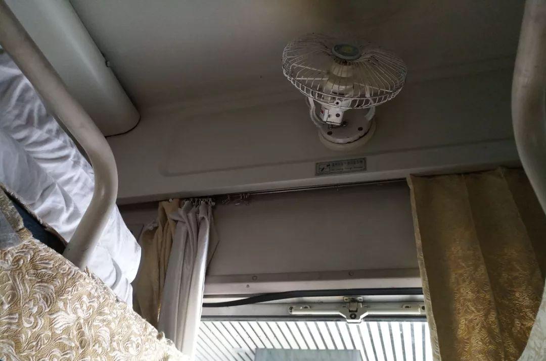 火車車廂空調(diào)_火車上空調(diào)出風(fēng)口_z火車上有空調(diào)嗎