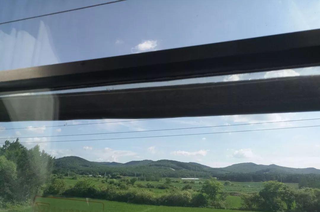 火車上空調(diào)出風(fēng)口_火車車廂空調(diào)_z火車上有空調(diào)嗎