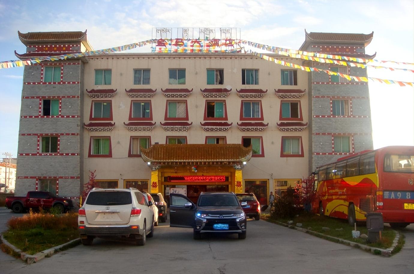 色達自駕游_自駕游色達需要多少錢_自駕游色達如何訂票