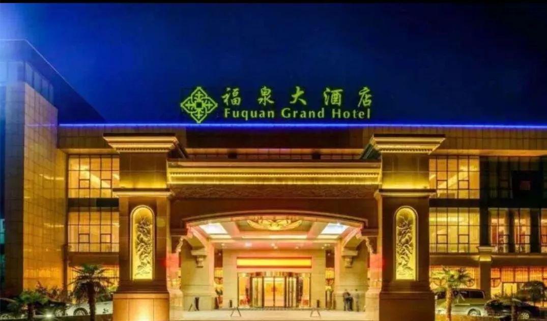 玻璃橋自駕游_玻璃棧道橋_網(wǎng)紅橋玻璃棧道