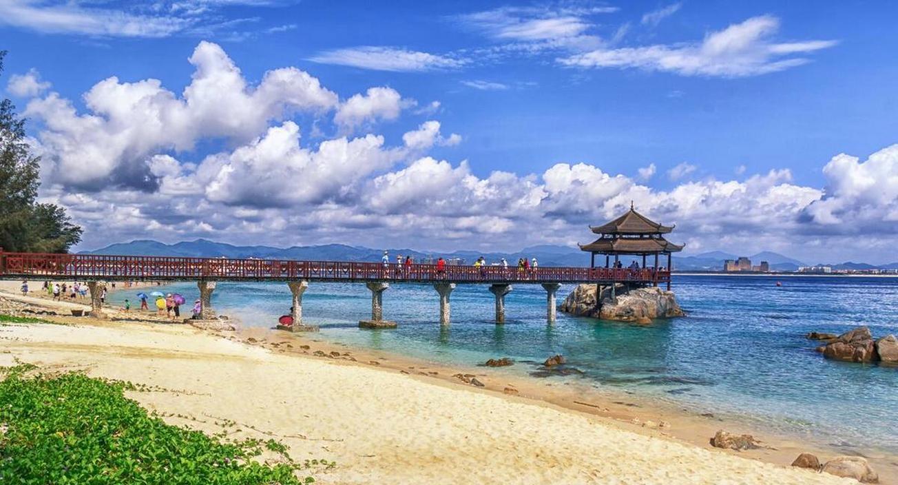 12月旅游勝地推薦：三亞熱帶風情與麗江古城文化之旅