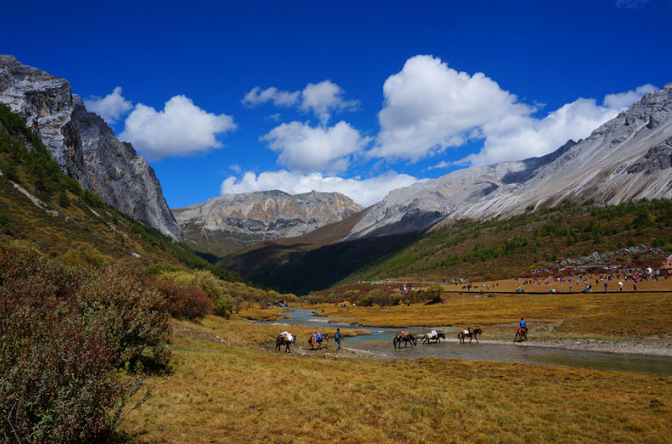 稻城亞丁怎么玩？驢友攻略一看就懂