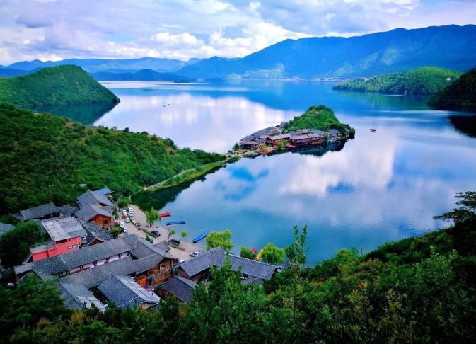 瀘沽湖游玩指南，含交通住宿